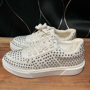 Steve Madden Sneakers size 8 in women’s.